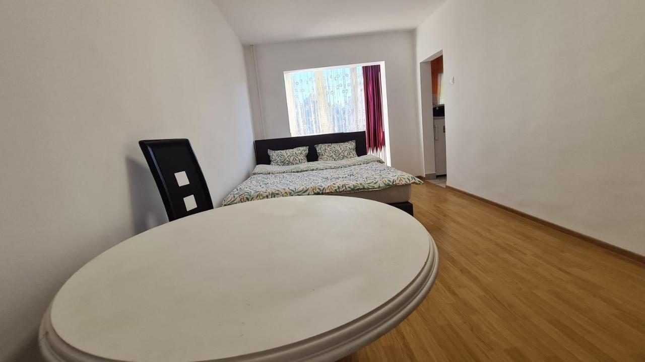 Studio Chic Symphony Parcare Privata Арад Экстерьер фото